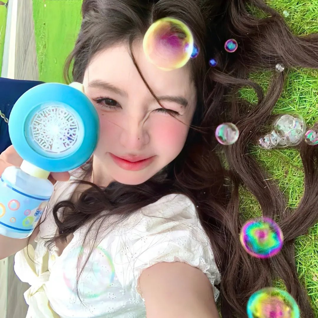 银杏飘落